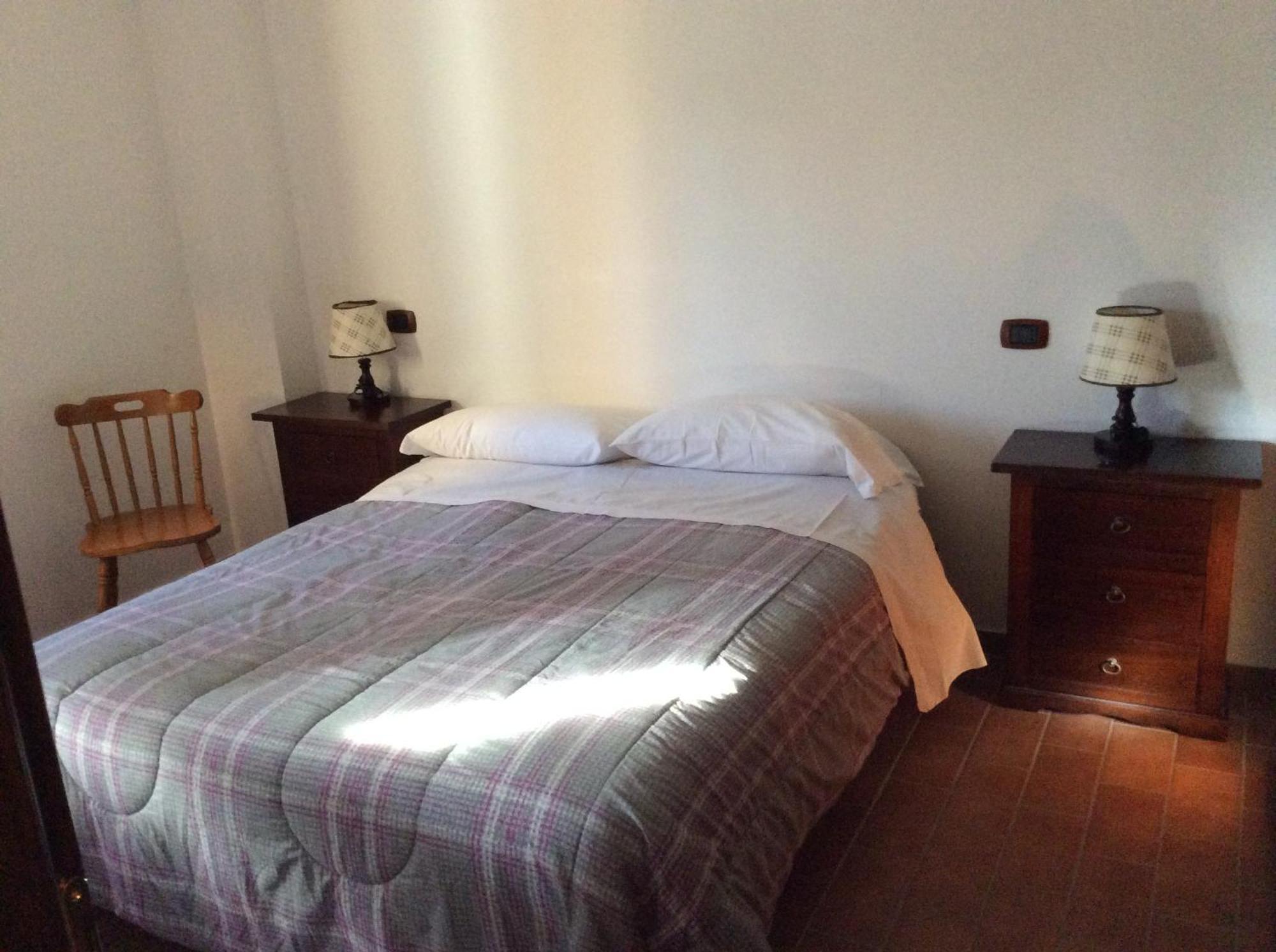 Hotel Il Feudo Dei Pierleoni Celano Habitación foto