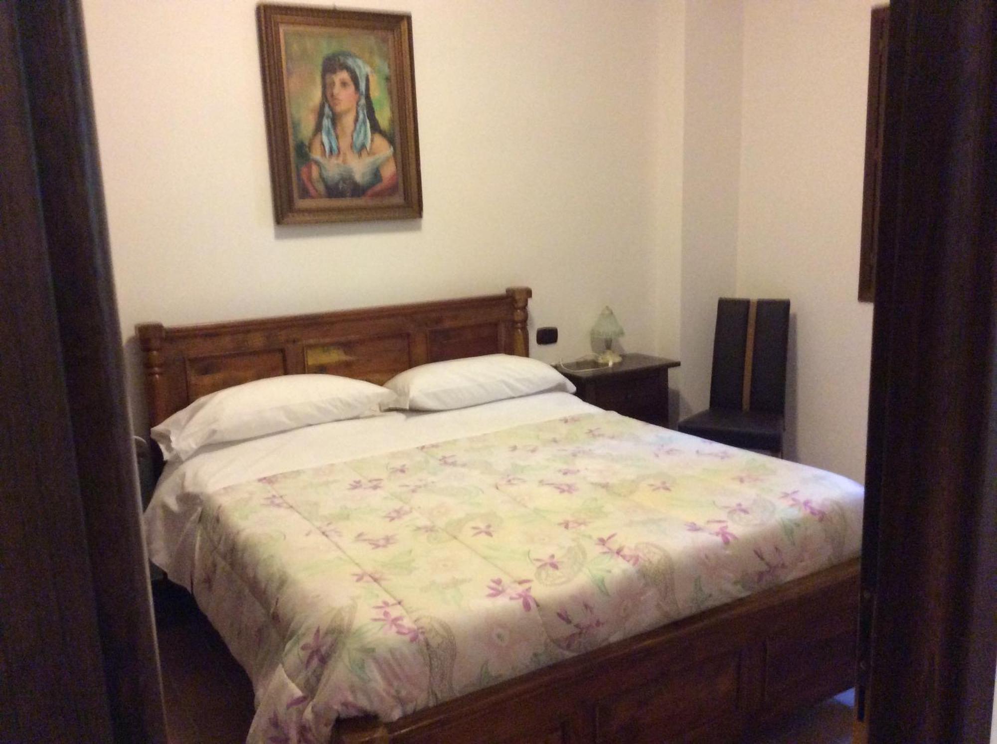 Hotel Il Feudo Dei Pierleoni Celano Habitación foto