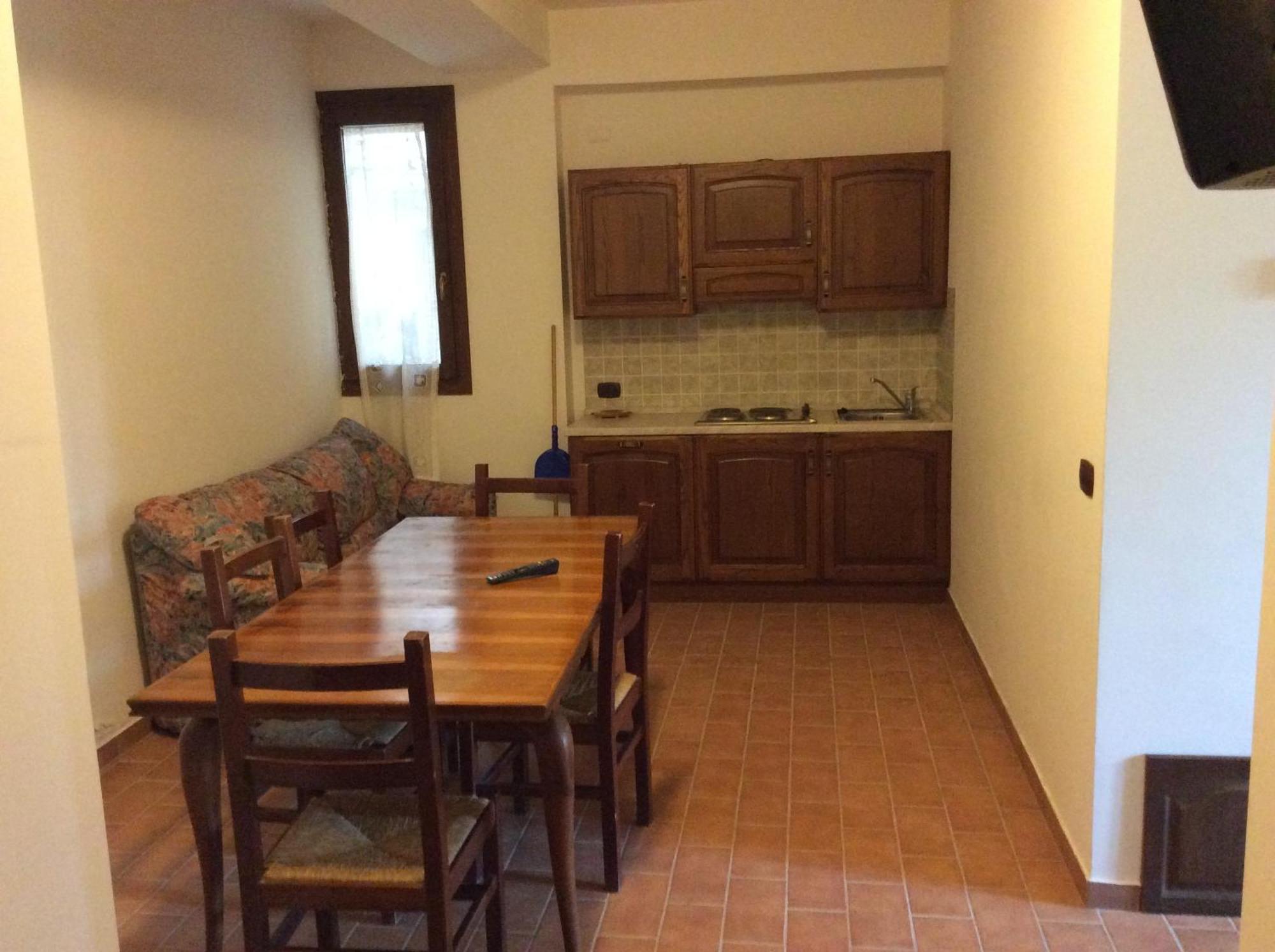 Hotel Il Feudo Dei Pierleoni Celano Habitación foto