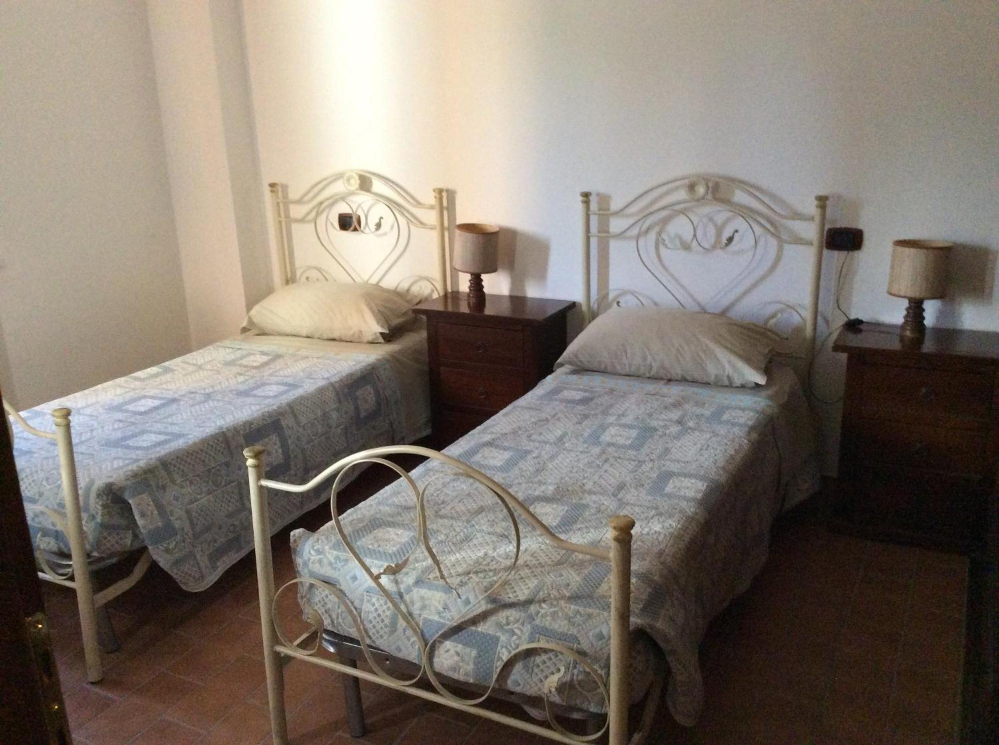 Hotel Il Feudo Dei Pierleoni Celano Habitación foto