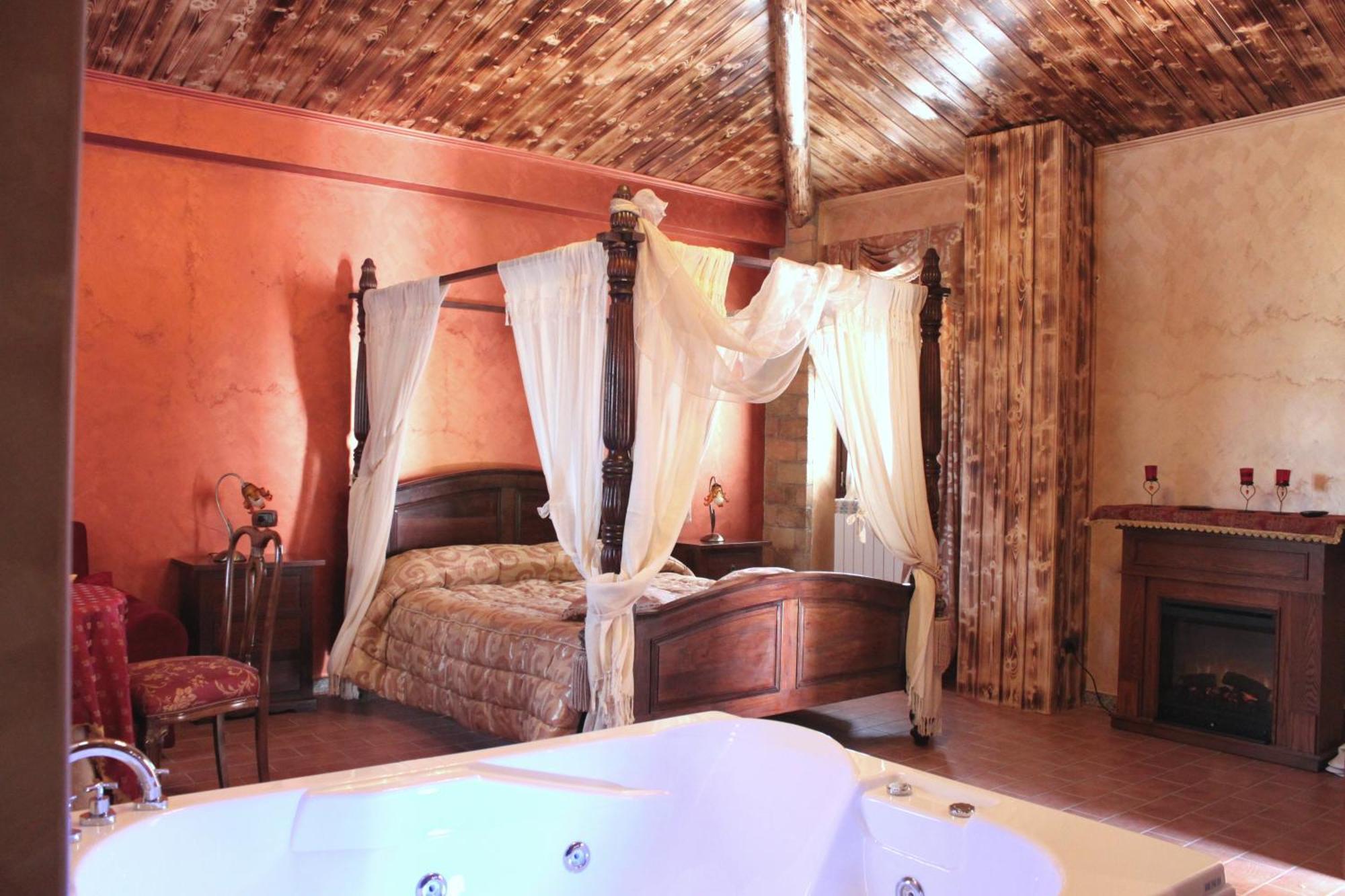 Hotel Il Feudo Dei Pierleoni Celano Habitación foto
