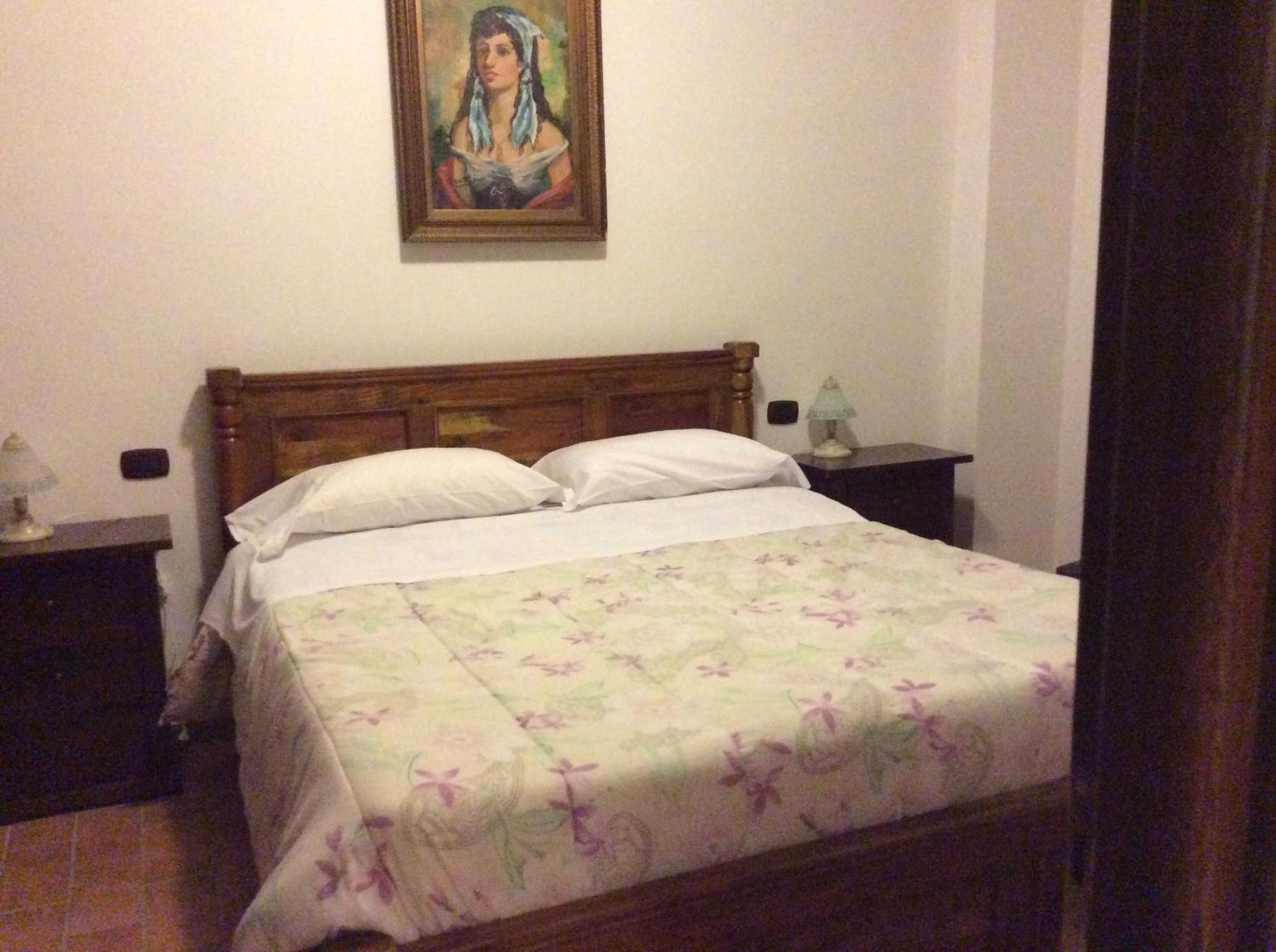 Hotel Il Feudo Dei Pierleoni Celano Habitación foto
